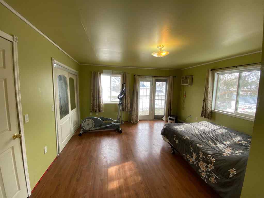 MLS® A2223895 - 221 2 ave E Avenue  in Hanna Hanna, Residential