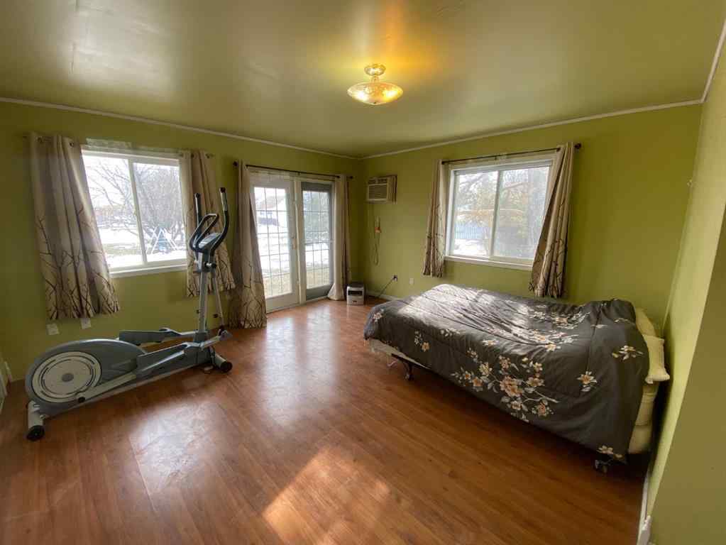 MLS® A2223895 - 221 2 ave E Avenue  in Hanna Hanna, Residential