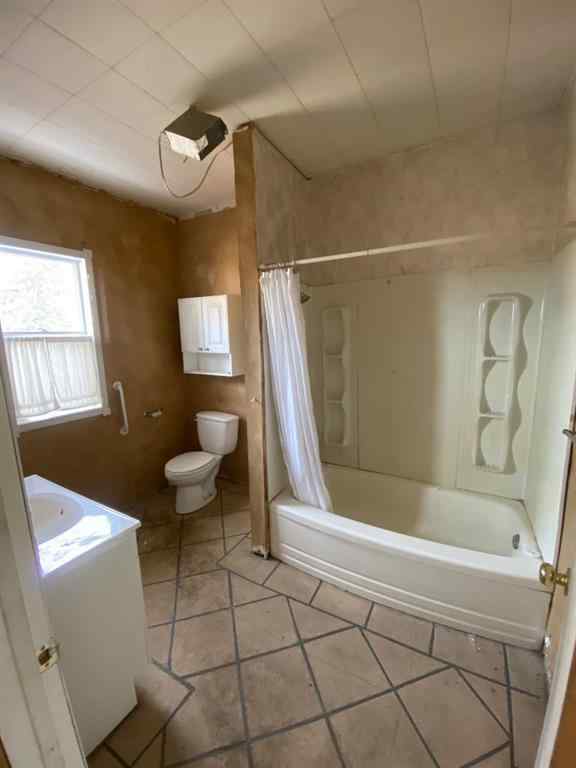 MLS® A2223895 - 221 2 ave E Avenue  in Hanna Hanna, Residential