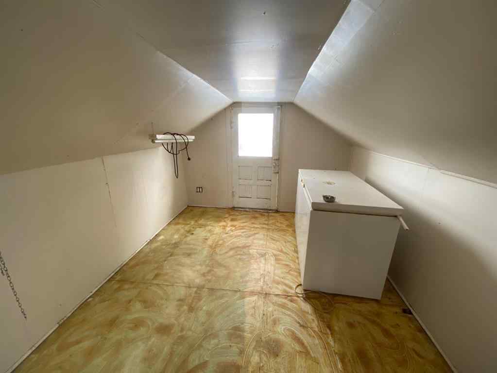 MLS® A2223895 - 221 2 ave E Avenue  in Hanna Hanna, Residential