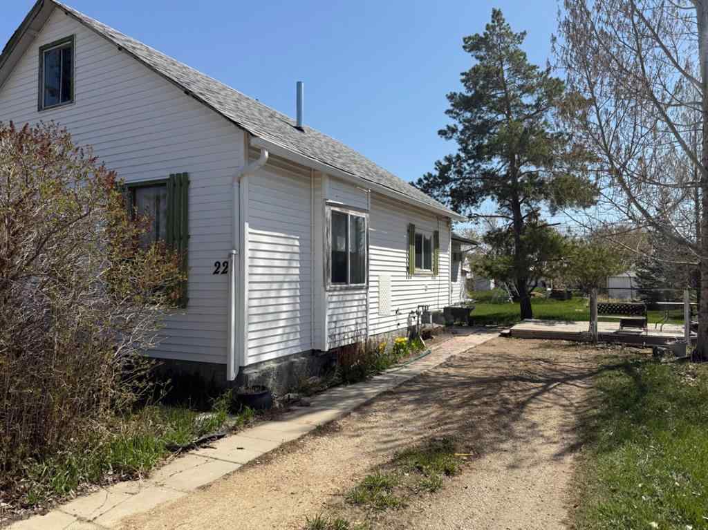 MLS® A2223895 - 221 2 ave E Avenue  in Hanna Hanna, Residential