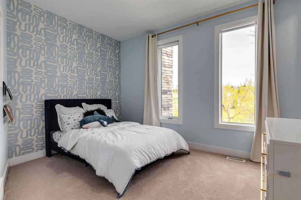 MLS® A2223906 - 3107 5 Avenue NW in Parkdale Calgary, Residential