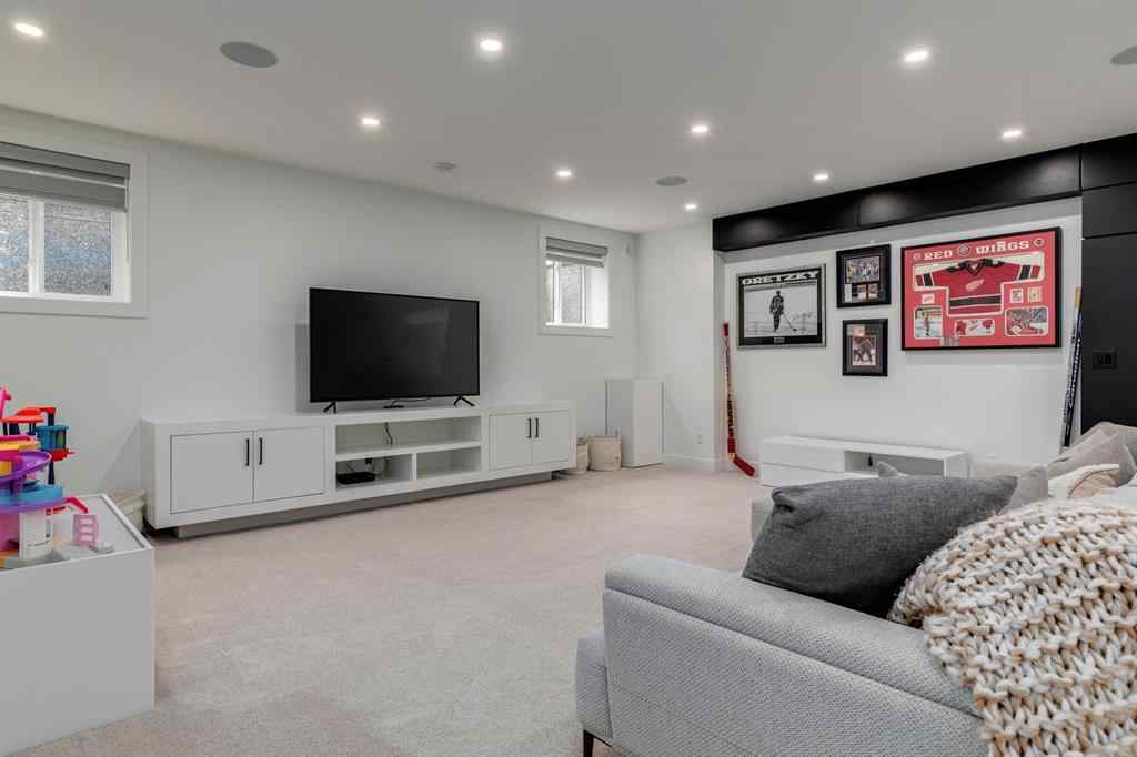 MLS® A2223906 - 3107 5 Avenue NW in Parkdale Calgary, Residential