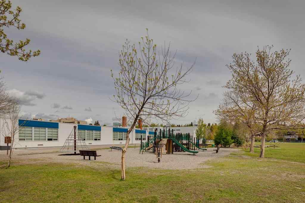MLS® A2223906 - 3107 5 Avenue NW in Parkdale Calgary, Residential