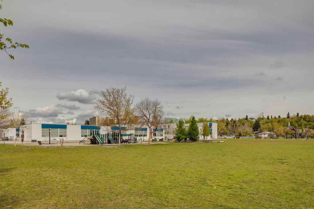 MLS® A2223906 - 3107 5 Avenue NW in Parkdale Calgary, Residential