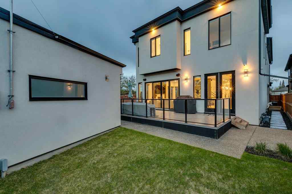 MLS® A2223906 - 3107 5 Avenue NW in Parkdale Calgary, Residential