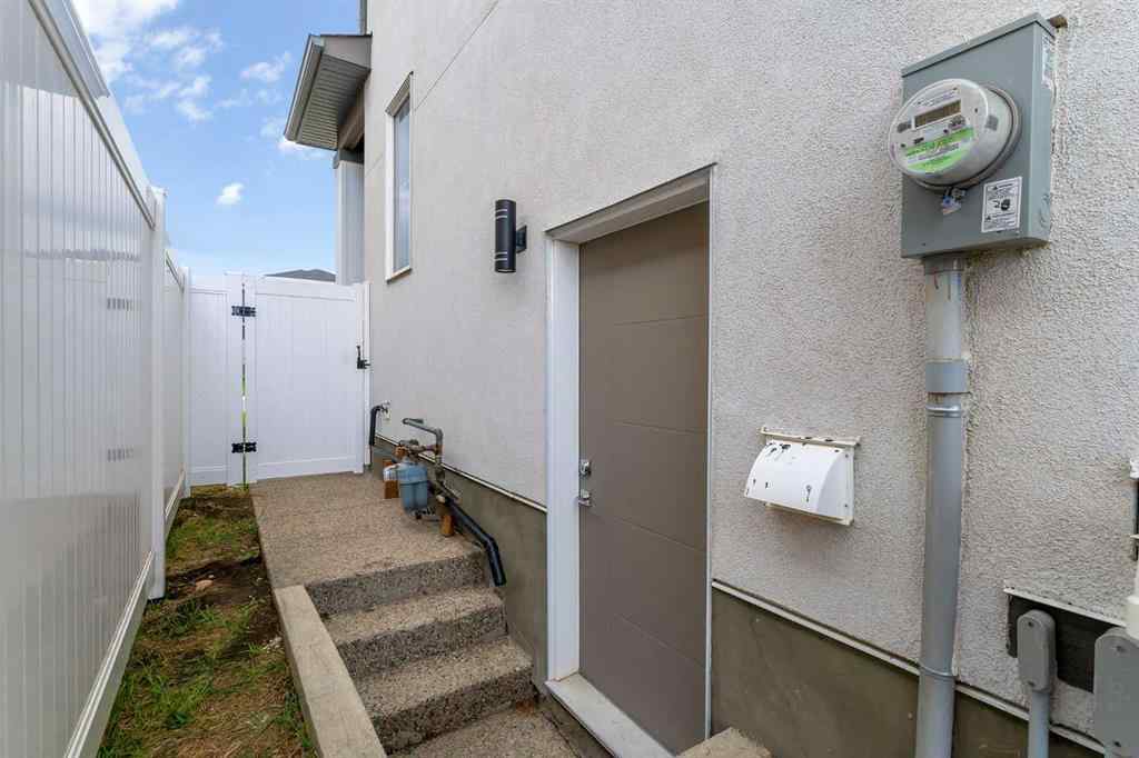 MLS® A2223948 - 7 Waterford Heights  in NONE Chestermere, Residential
