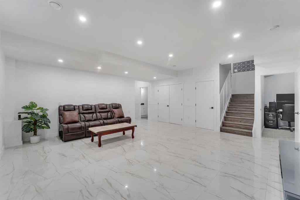 MLS® A2223948 - 7 Waterford Heights  in NONE Chestermere, Residential