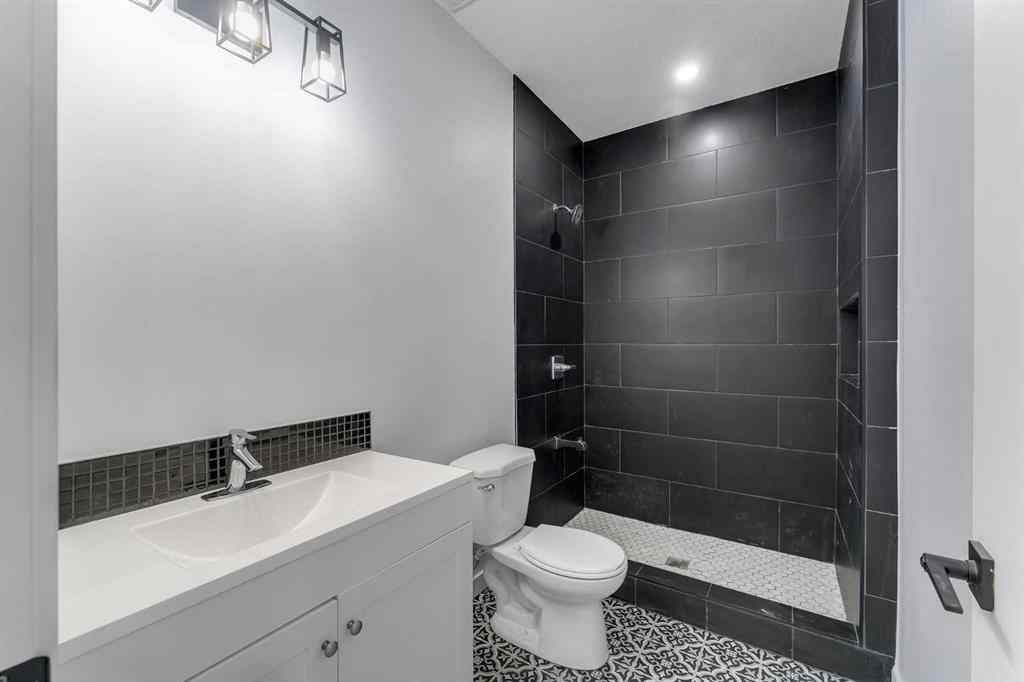 MLS® A2223948 - 7 Waterford Heights  in NONE Chestermere, Residential