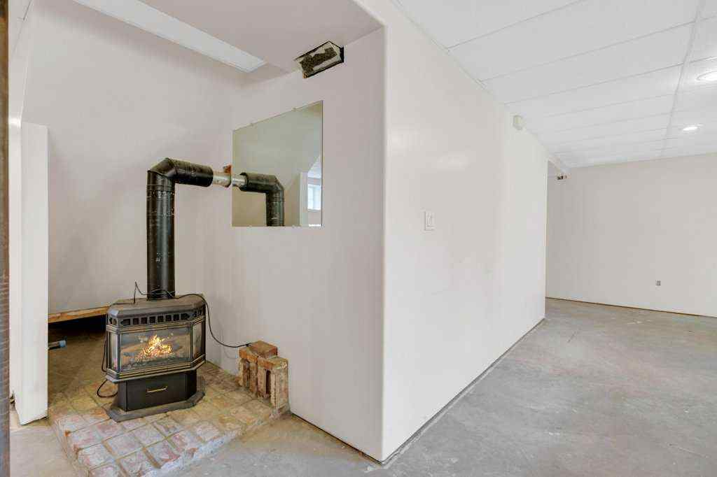 MLS® A2223963 - 432046 RR#40   in NONE Rural Ponoka County, Residential