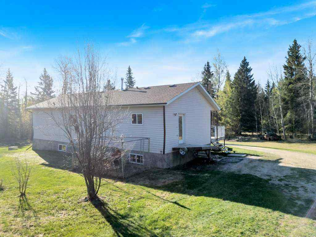 MLS® A2223963 - 432046 RR#40   in NONE Rural Ponoka County, Residential