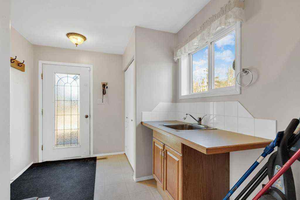 MLS® A2223963 - 432046 RR#40   in NONE Rural Ponoka County, Residential