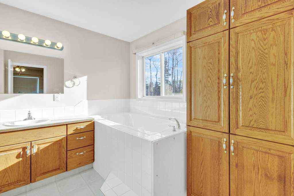 MLS® A2223963 - 432046 RR#40   in NONE Rural Ponoka County, Residential