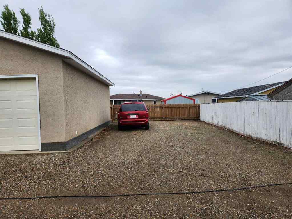 MLS® A2223975 - 1112 44 Avenue N in Legacy Ridge / Hardieville Lethbridge, Residential