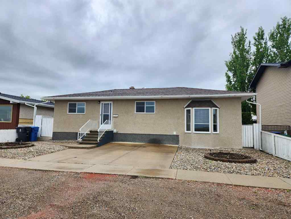 MLS® A2223975 - 1112 44 Avenue N in Legacy Ridge / Hardieville Lethbridge, Residential