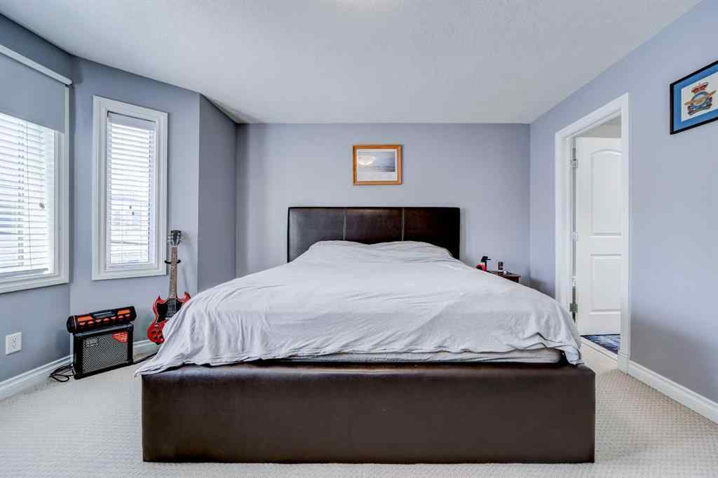 MLS® A2223976 - Unit ##2 221 17 Avenue NE in Tuxedo Park Calgary, Residential