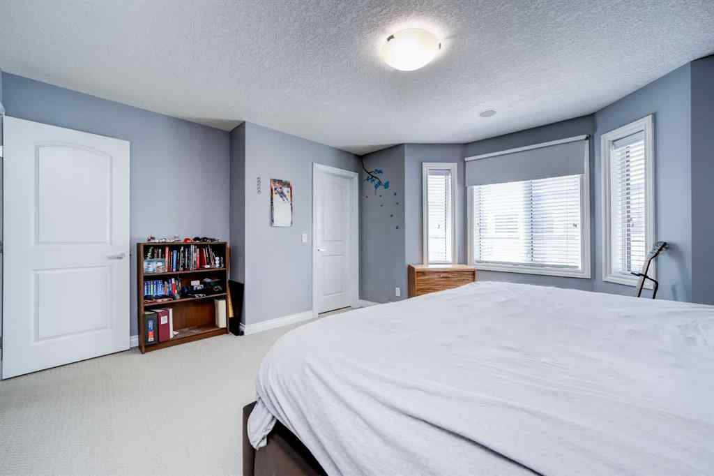 MLS® A2223976 - Unit ##2 221 17 Avenue NE in Tuxedo Park Calgary, Residential