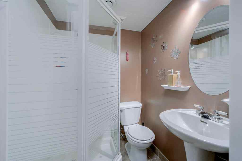 MLS® A2223976 - Unit ##2 221 17 Avenue NE in Tuxedo Park Calgary, Residential