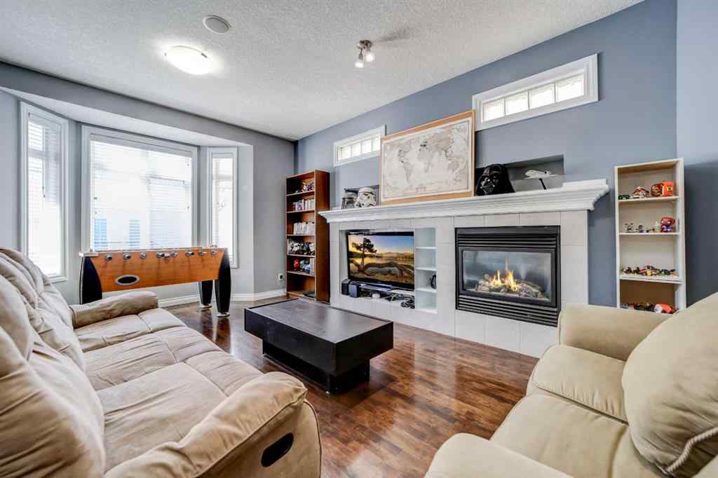 MLS® A2223976 - Unit ##2 221 17 Avenue NE in Tuxedo Park Calgary, Residential