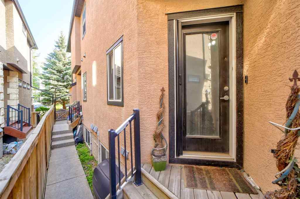 MLS® A2223976 - Unit ##2 221 17 Avenue NE in Tuxedo Park Calgary, Residential