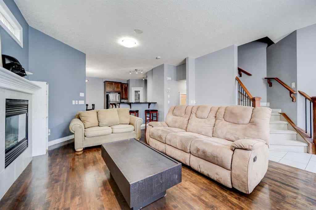 MLS® A2223976 - Unit ##2 221 17 Avenue NE in Tuxedo Park Calgary, Residential