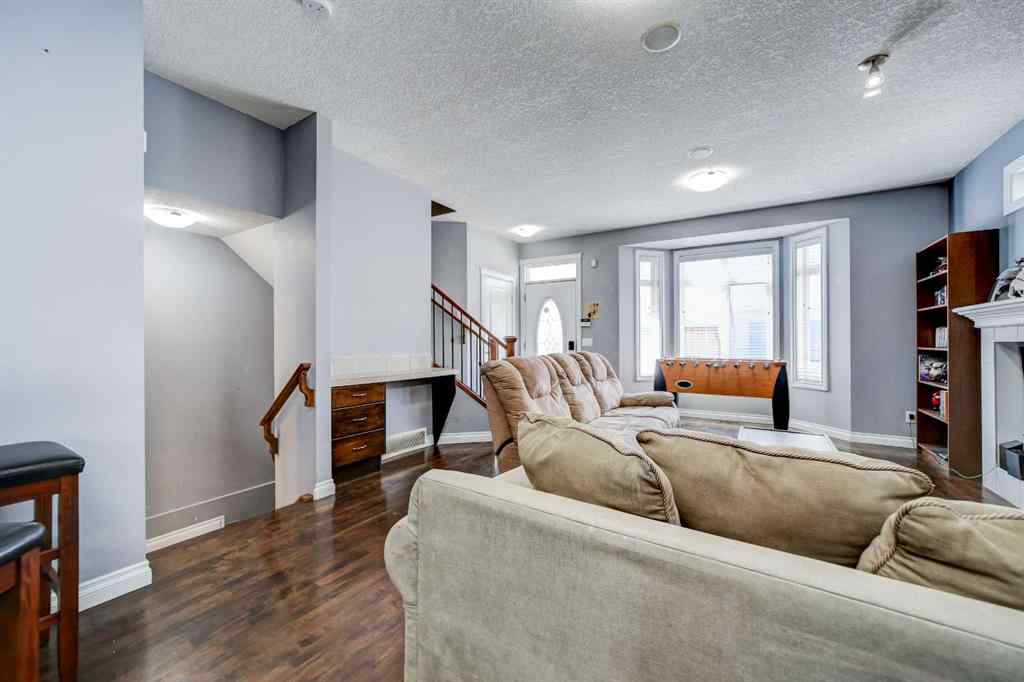 MLS® A2223976 - Unit ##2 221 17 Avenue NE in Tuxedo Park Calgary, Residential