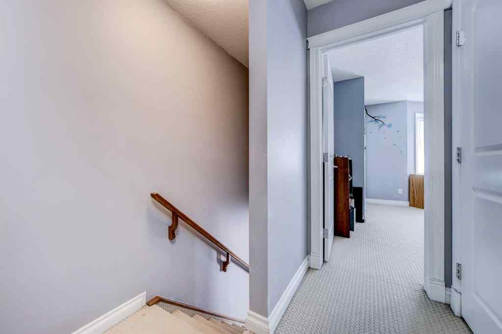 MLS® A2223976 - Unit ##2 221 17 Avenue NE in Tuxedo Park Calgary, Residential
