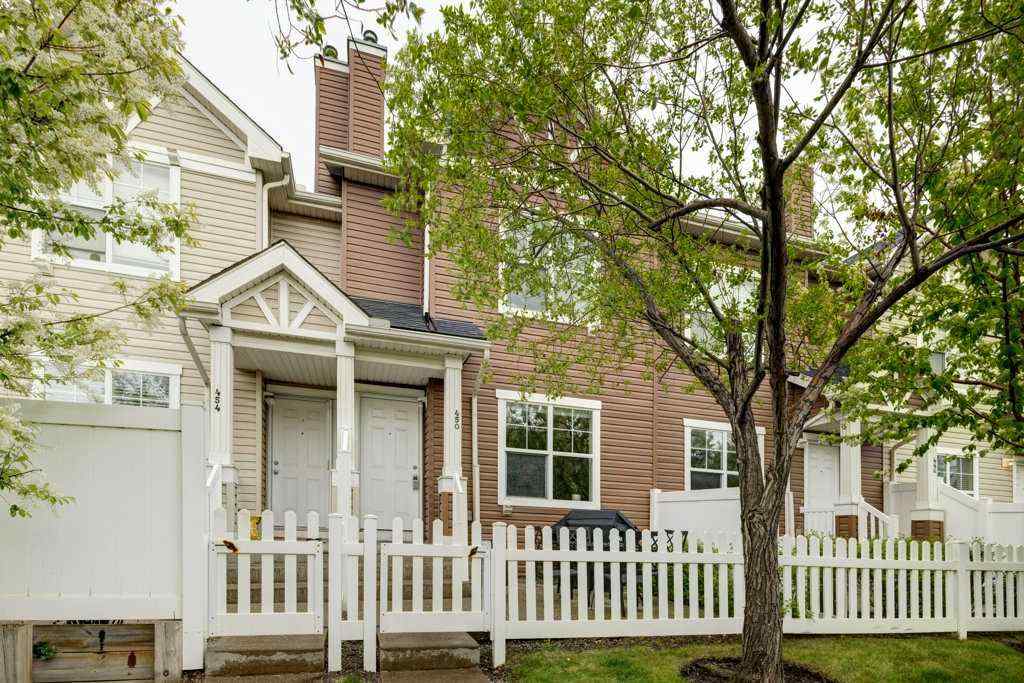 MLS® A2223980 - 450 Elgin Gardens SE in McKenzie Towne Calgary, Residential