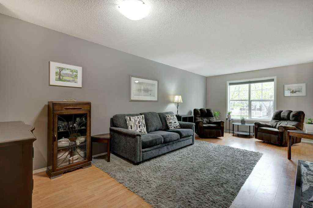 MLS® A2223980 - 450 Elgin Gardens SE in McKenzie Towne Calgary, Residential
