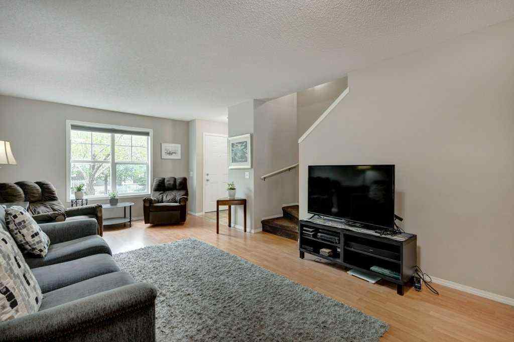 MLS® A2223980 - 450 Elgin Gardens SE in McKenzie Towne Calgary, Residential
