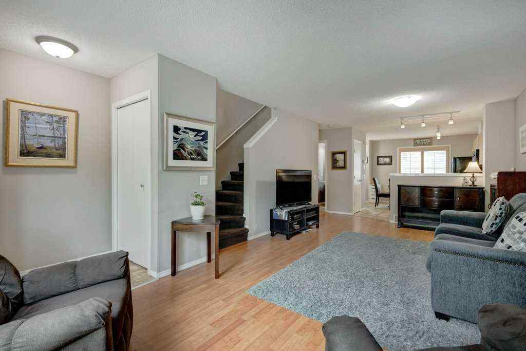 MLS® A2223980 - 450 Elgin Gardens SE in McKenzie Towne Calgary, Residential