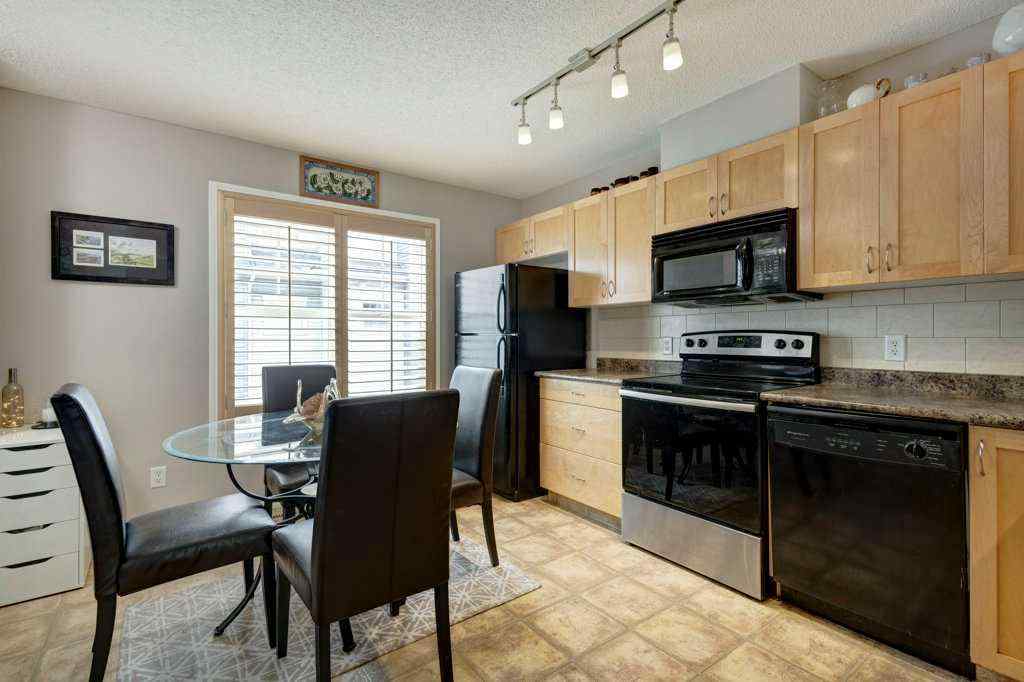 MLS® A2223980 - 450 Elgin Gardens SE in McKenzie Towne Calgary, Residential