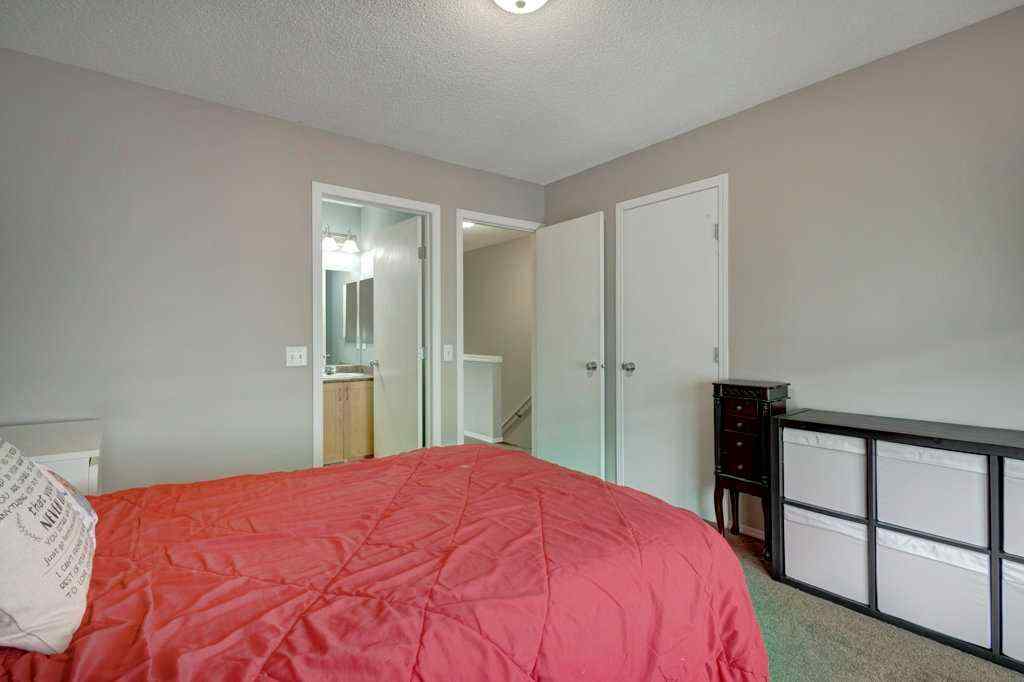 MLS® A2223980 - 450 Elgin Gardens SE in McKenzie Towne Calgary, Residential