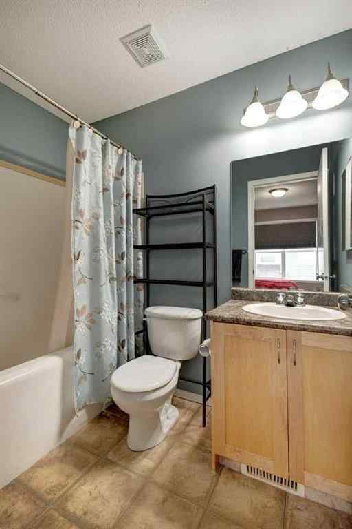 MLS® A2223980 - 450 Elgin Gardens SE in McKenzie Towne Calgary, Residential