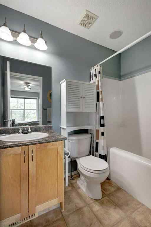 MLS® A2223980 - 450 Elgin Gardens SE in McKenzie Towne Calgary, Residential
