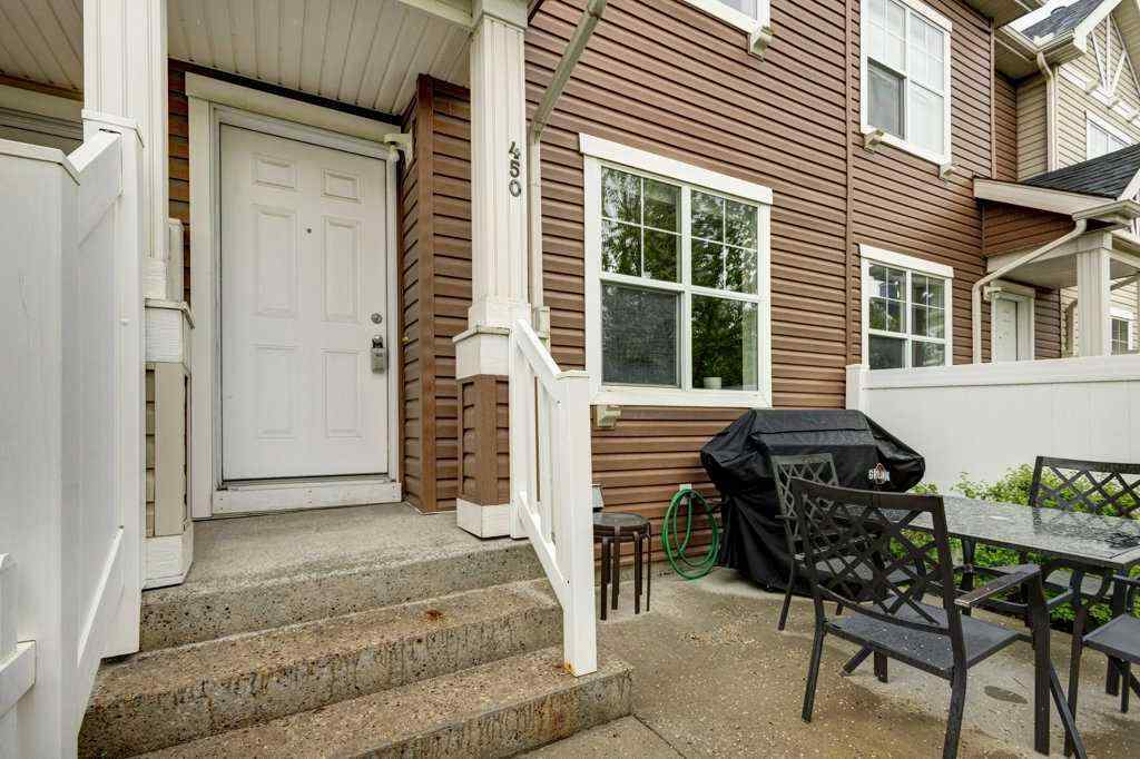 MLS® A2223980 - 450 Elgin Gardens SE in McKenzie Towne Calgary, Residential