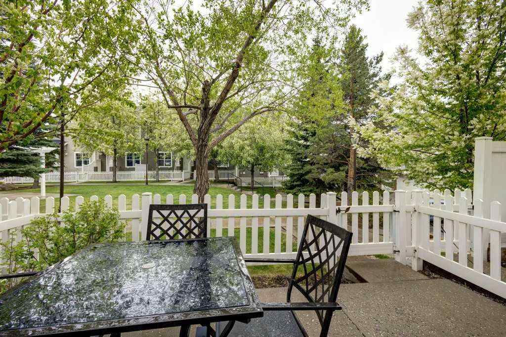 MLS® A2223980 - 450 Elgin Gardens SE in McKenzie Towne Calgary, Residential
