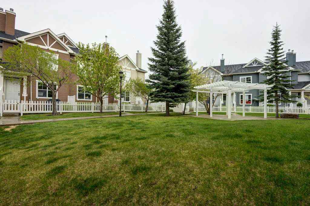 MLS® A2223980 - 450 Elgin Gardens SE in McKenzie Towne Calgary, Residential