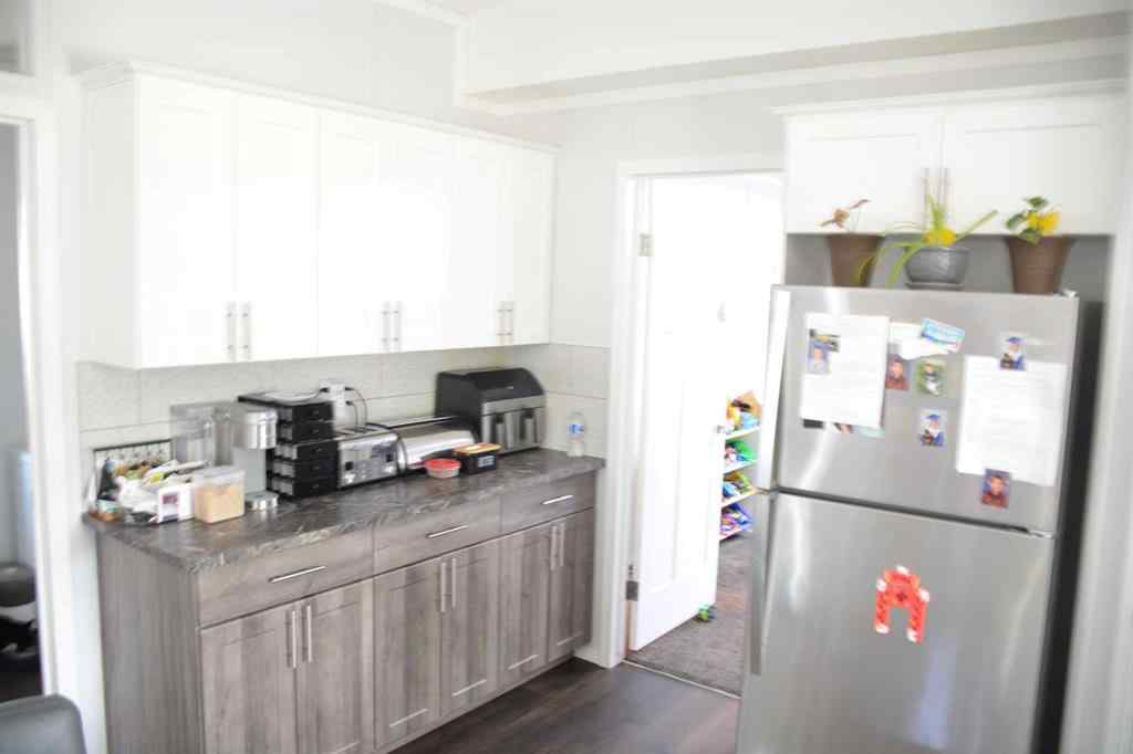 MLS® A2224165 - 10113 99 Street  in Northern Sunrise County Nampa, Residential