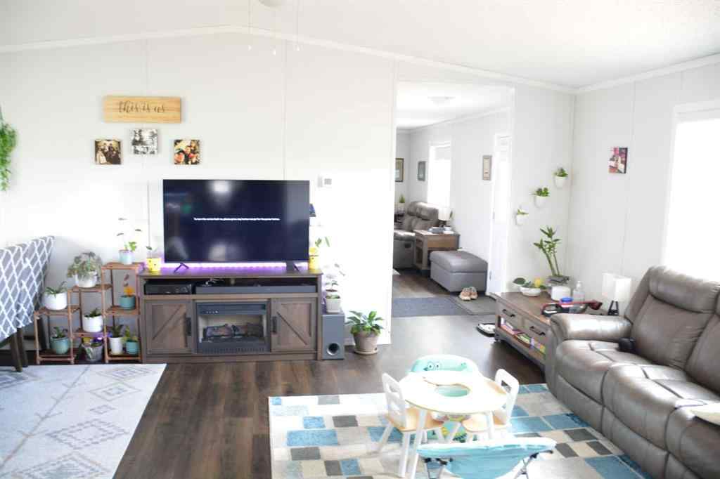 MLS® A2224165 - 10113 99 Street  in Northern Sunrise County Nampa, Residential