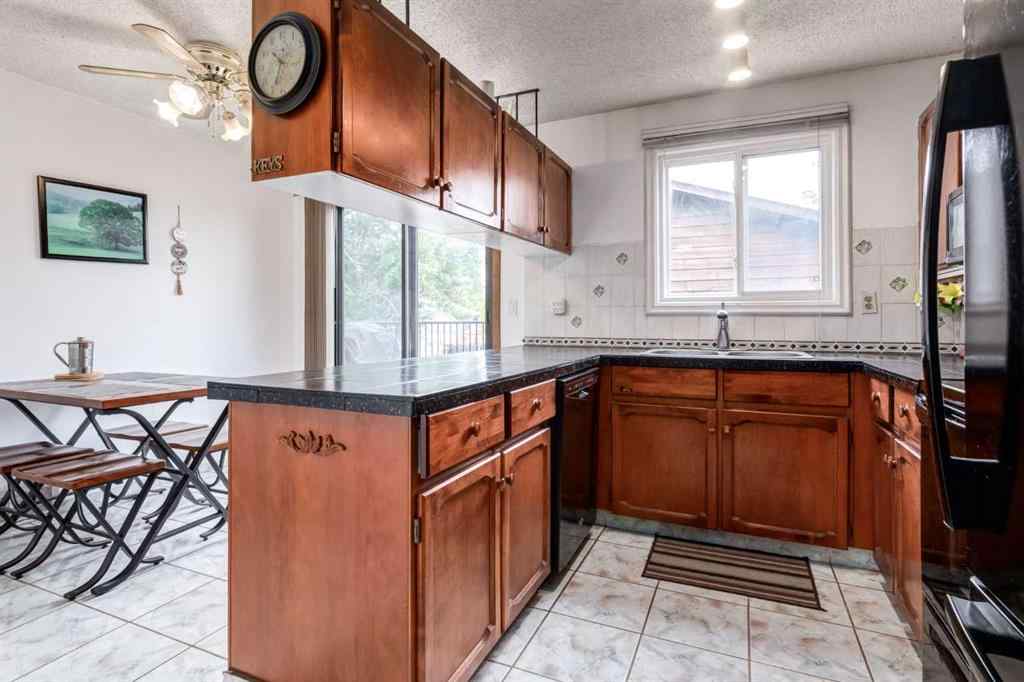 MLS® A2224200 - 91 Castleridge Crescent NE in Castleridge Calgary, Residential