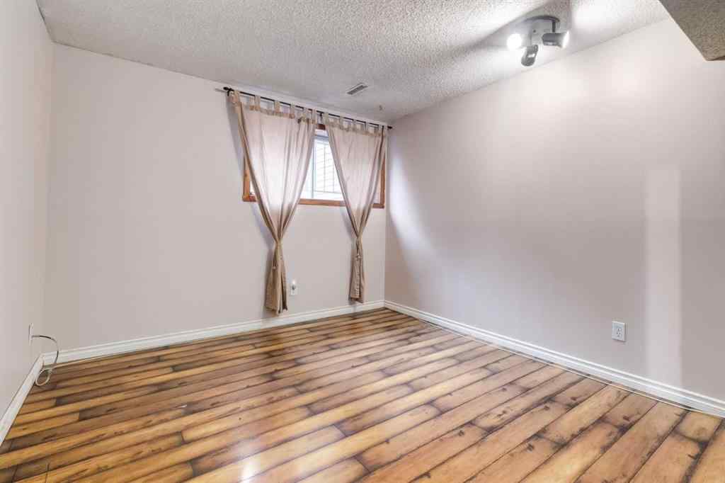 MLS® A2224200 - 91 Castleridge Crescent NE in Castleridge Calgary, Residential