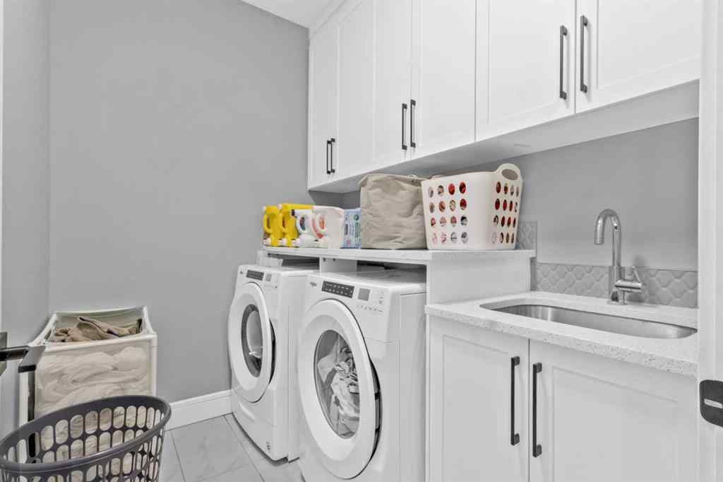 MLS® A2224202 - 247 Kinniburgh Place  in Kinniburgh North Chestermere, Residential