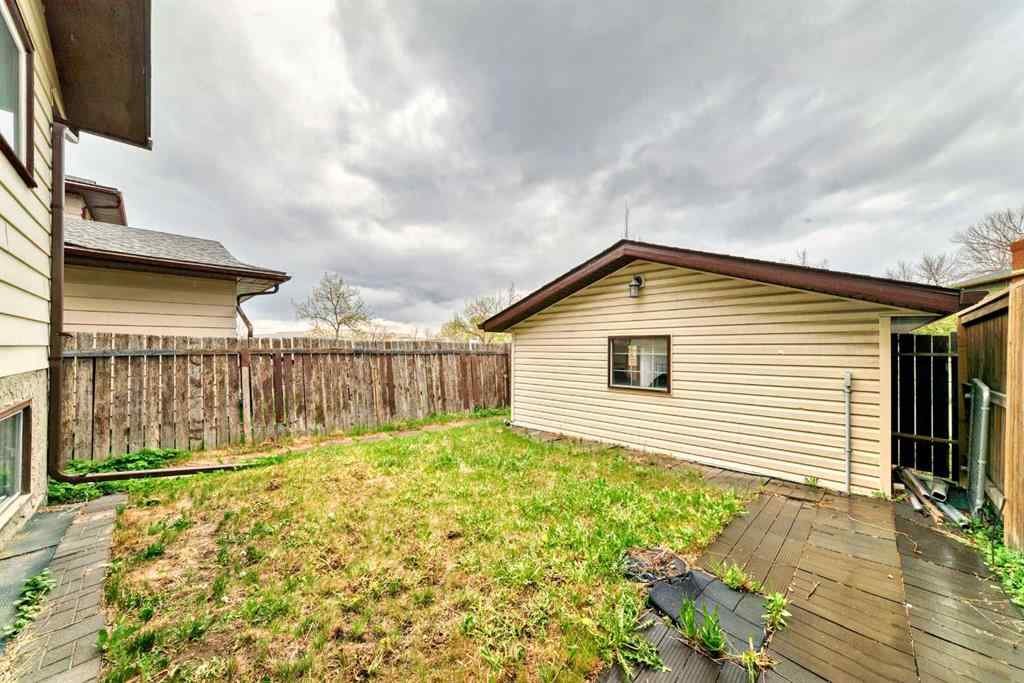 MLS® A2224219 - 105 Berwick Drive NW in Beddington Heights Calgary, Residential