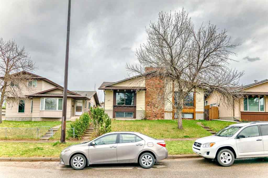 MLS® A2224219 - 105 Berwick Drive NW in Beddington Heights Calgary, Residential