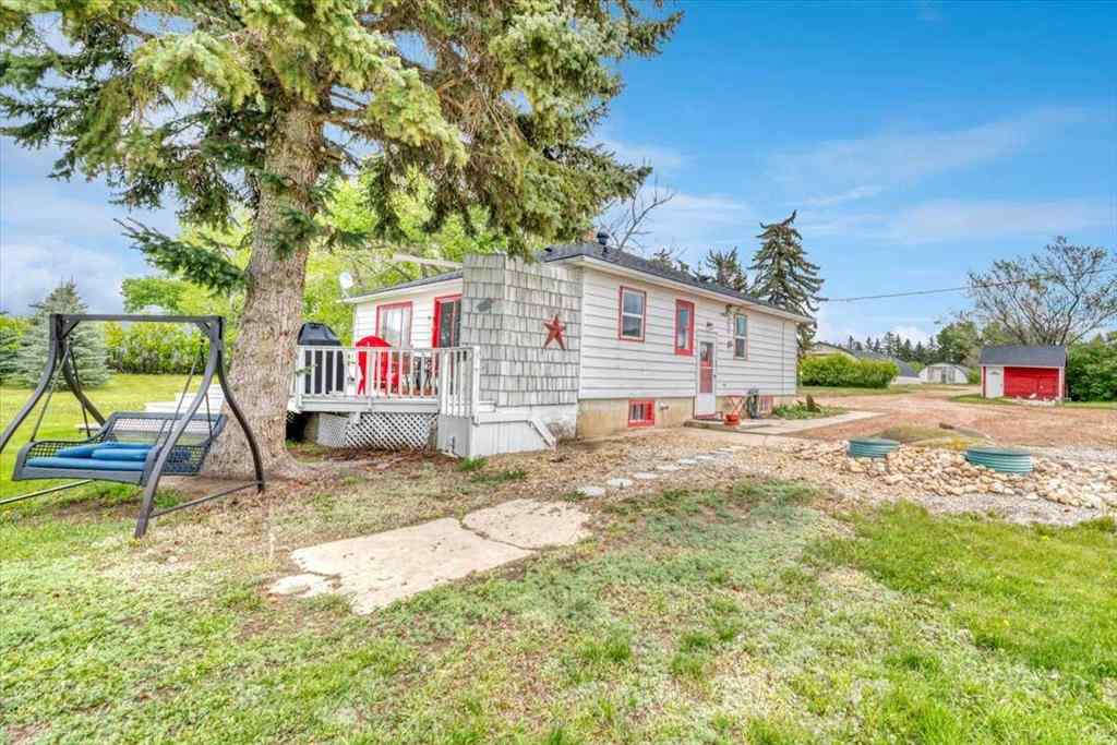 MLS® A2224290 - 204069 Township Road 262   in NONE Rural Wheatland County, Residential