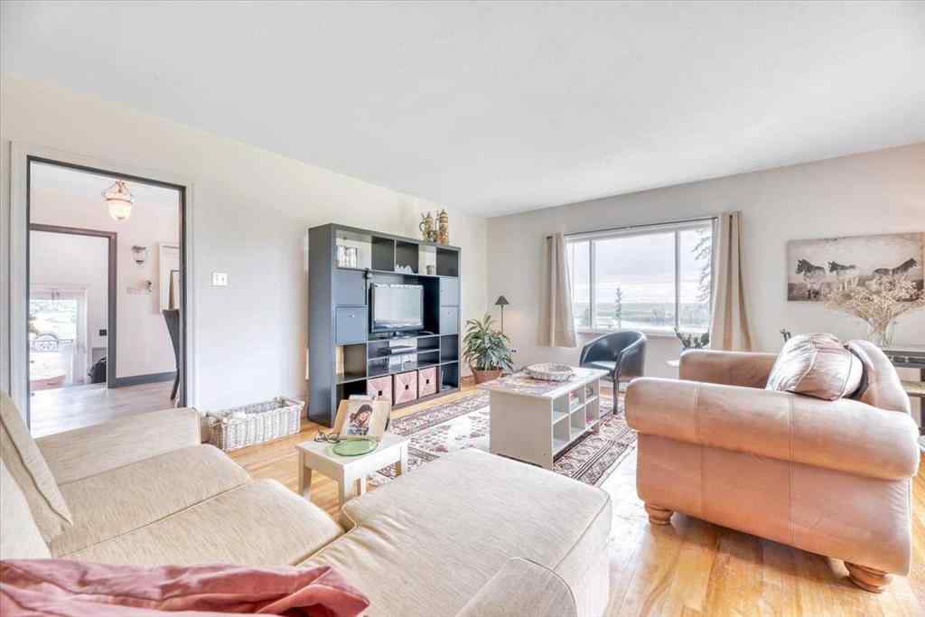 MLS® A2224290 - 204069 Township Road 262   in NONE Rural Wheatland County, Residential
