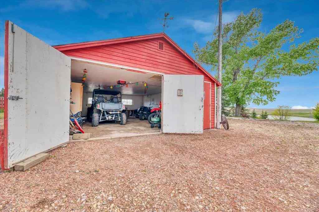 MLS® A2224290 - 204069 Township Road 262   in NONE Rural Wheatland County, Residential