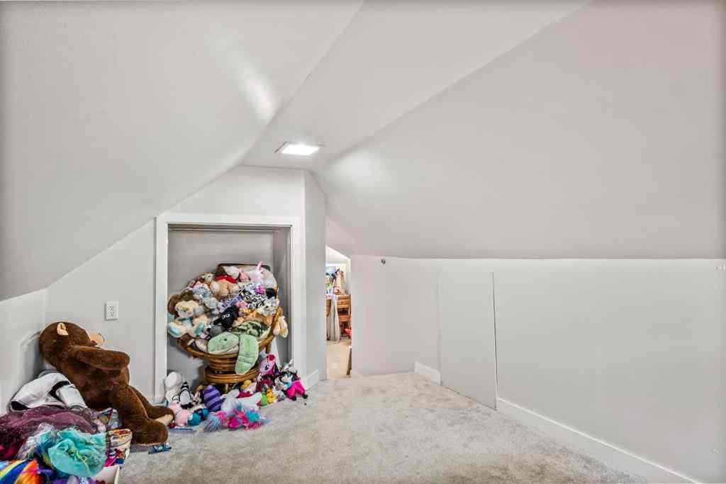 MLS® A2224301 - 6152 Bowwood Drive NW in Bowness Calgary, Residential