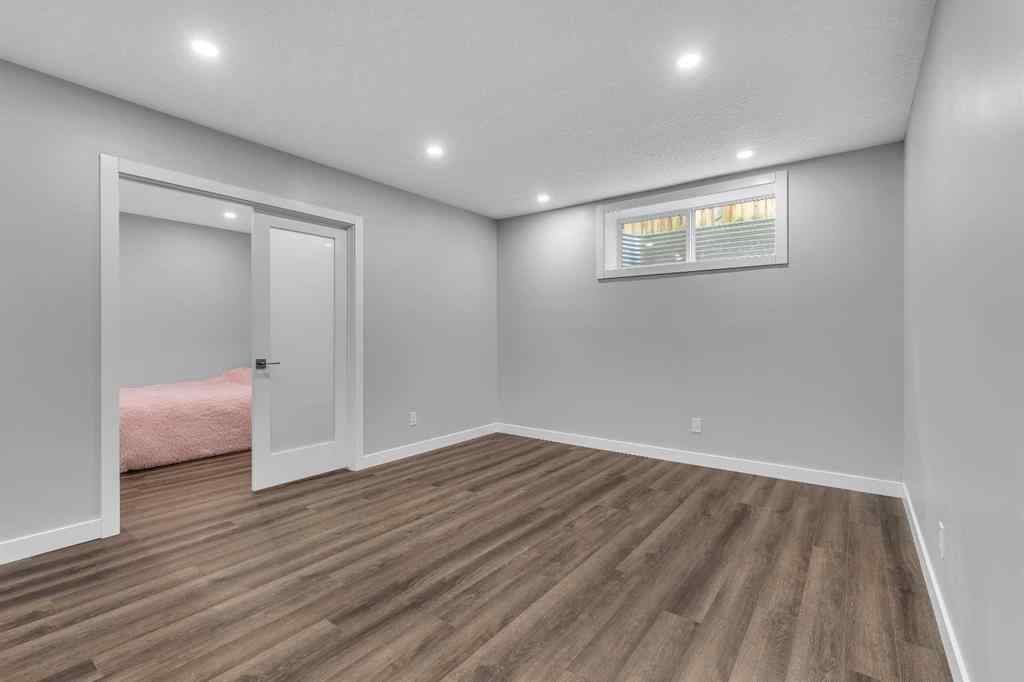 MLS® A2224331 - 40 Crestmont Way SW in Crestmont Calgary, Residential